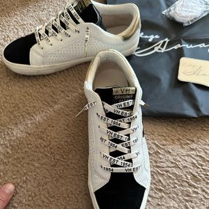 Vintage Havana womens sneakers size 9